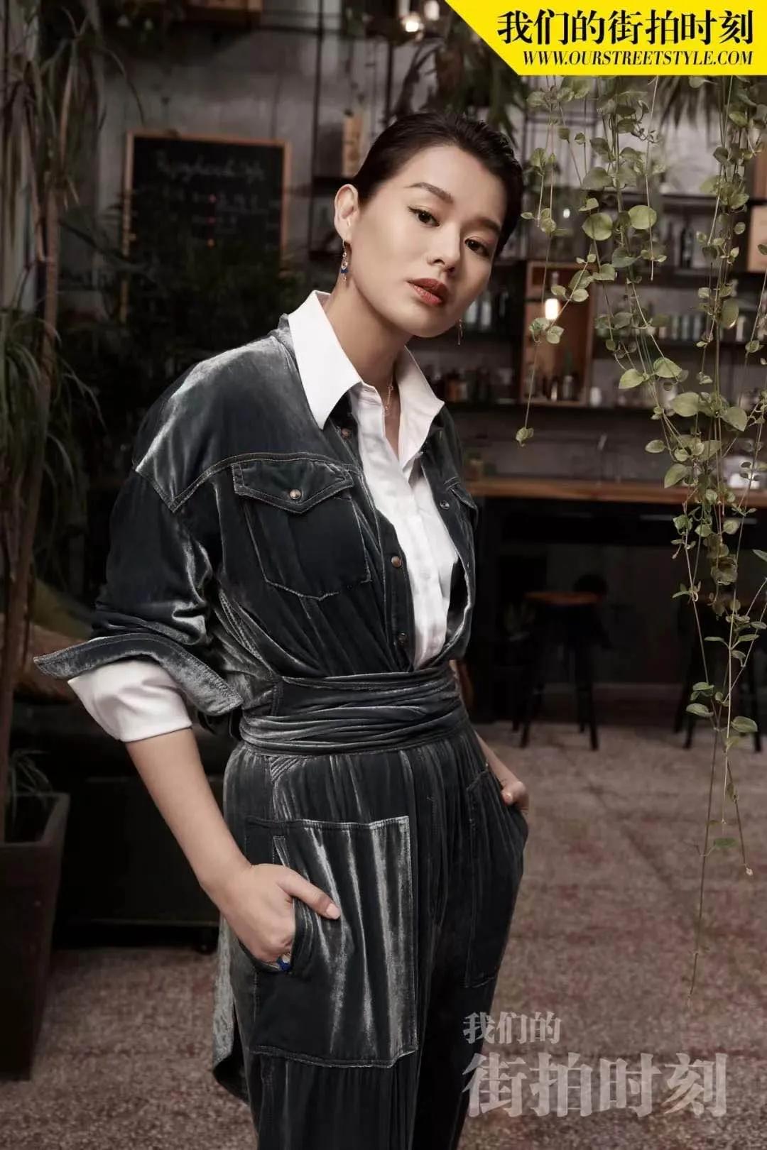 周雨彤的穿搭白衬衫,周雨彤刘雯钟楚曦