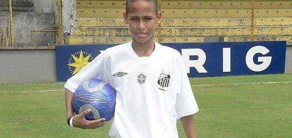 内马尔成长环境,内马尔最初在哪踢球