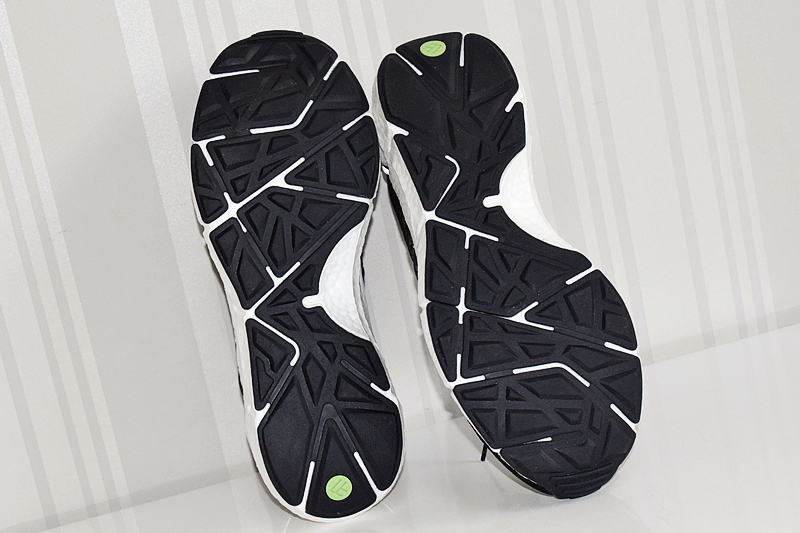 舒适减震跑步鞋,舒适回弹高的跑步鞋