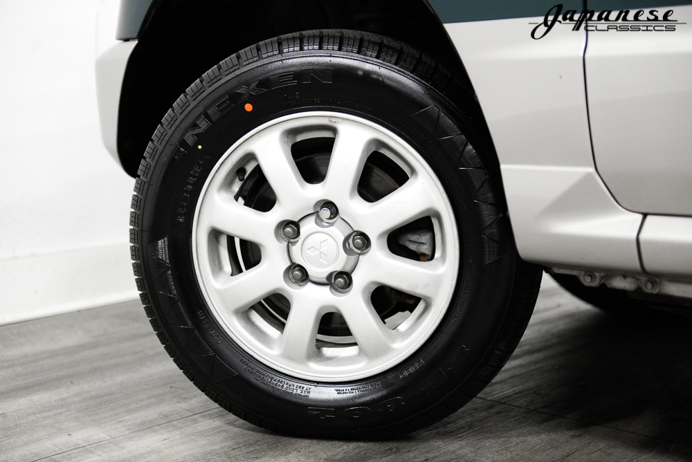 你见过比你大好多倍的车吗,你见过比埃尔法更豪横的车吗