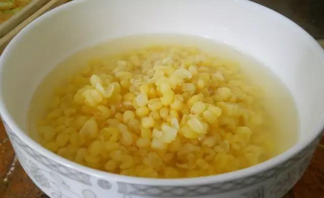 夏天自制绿豆糕可以不放冰箱吗,夏天要多吃绿豆教你在家做绿豆糕