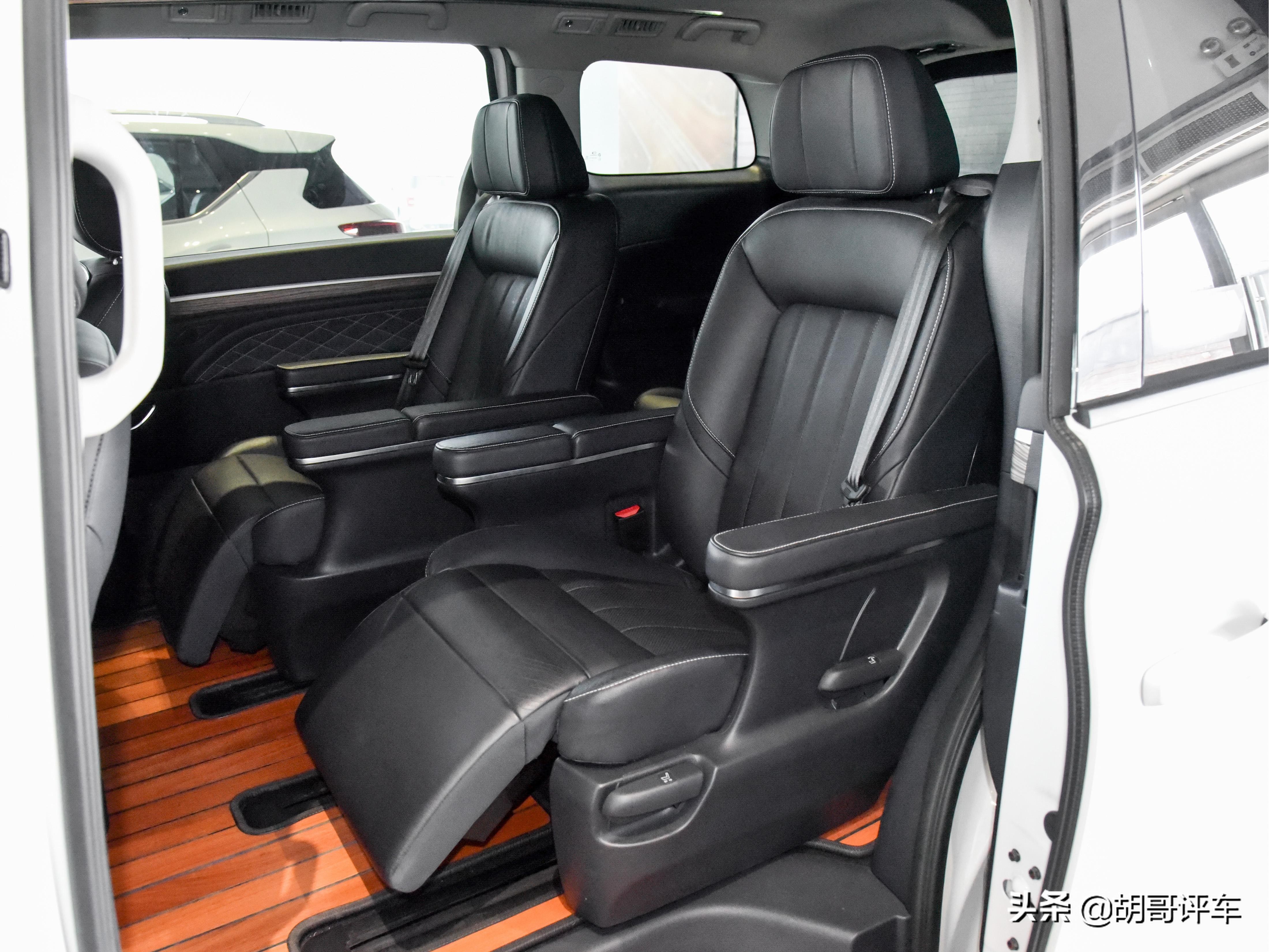 最新款埃尔法豪华商务车,国产埃尔法广汽