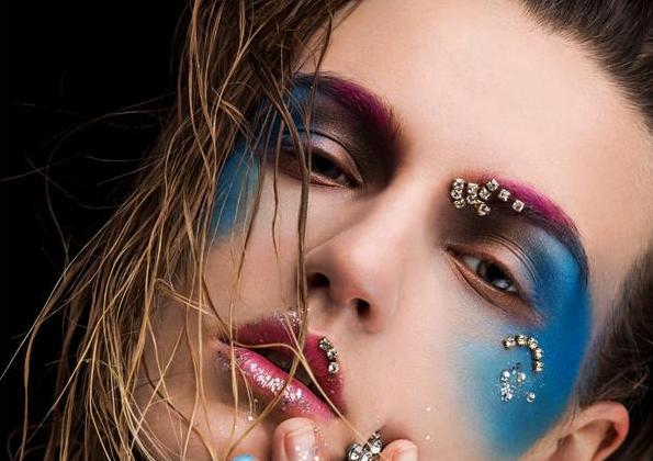 夏天晕妆的正确化妆方法,怎样使妆容持久不掉妆技巧