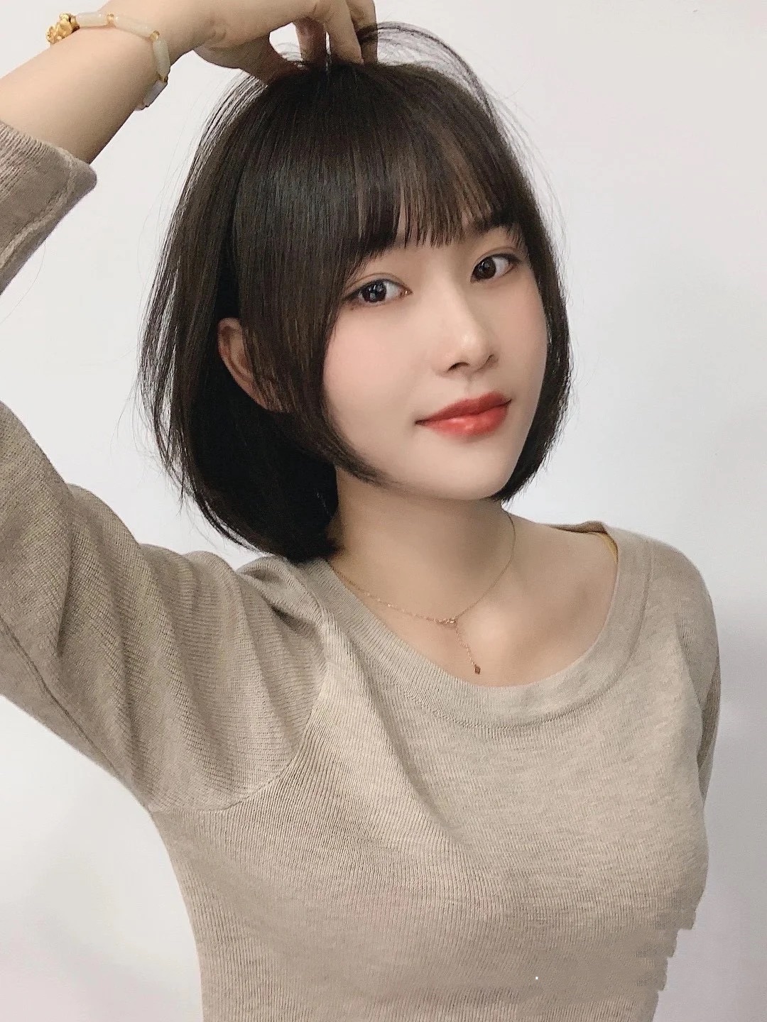 留长发要如何打理发型,留长发过渡期发型如何扎起来