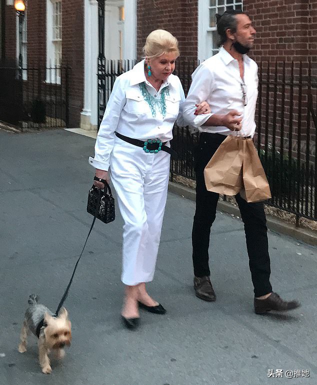 特朗普第一任妻子伊凡娜背景,特朗普伊凡娜20年的感情历史