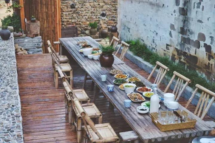 央视挖出来浙江冷门小城，小小鸭头都是世间绝味，人均100+住别墅