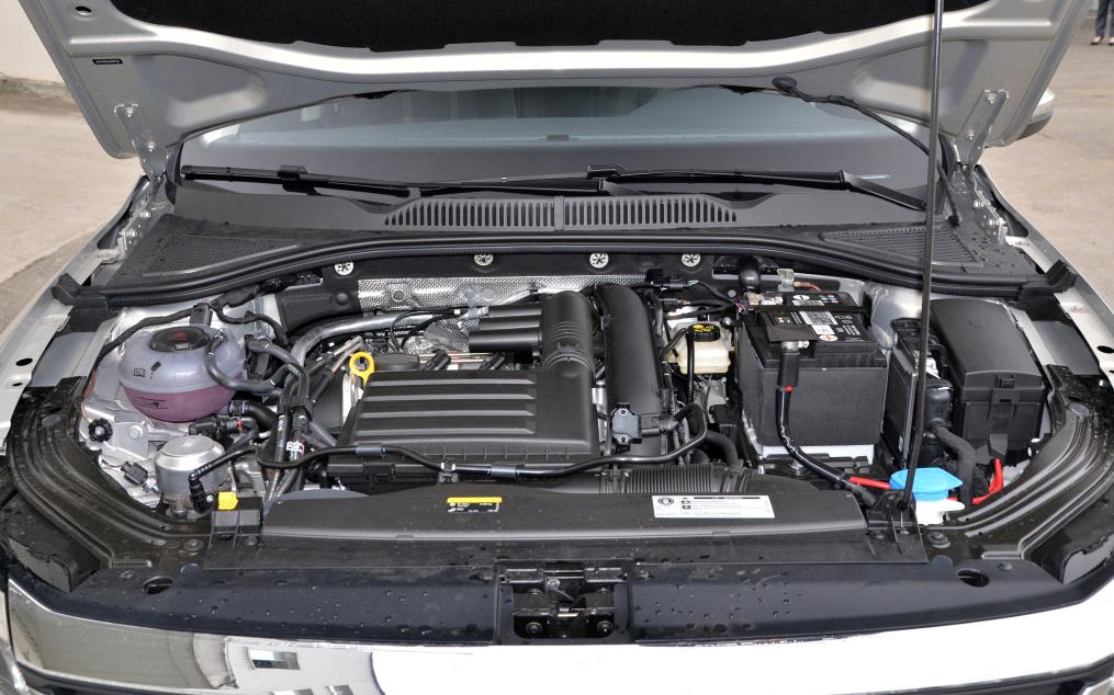 大众朗逸搭载三款不同类型发动机,它的油耗有多高?看车主们回答