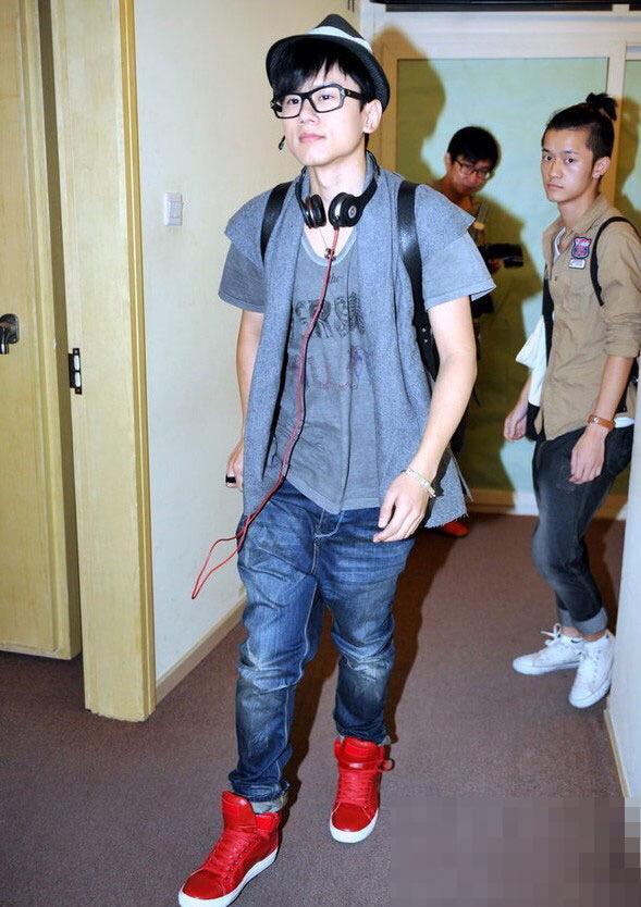 为什么说张杰的成名全靠谢娜,张杰的成名之路的艰苦