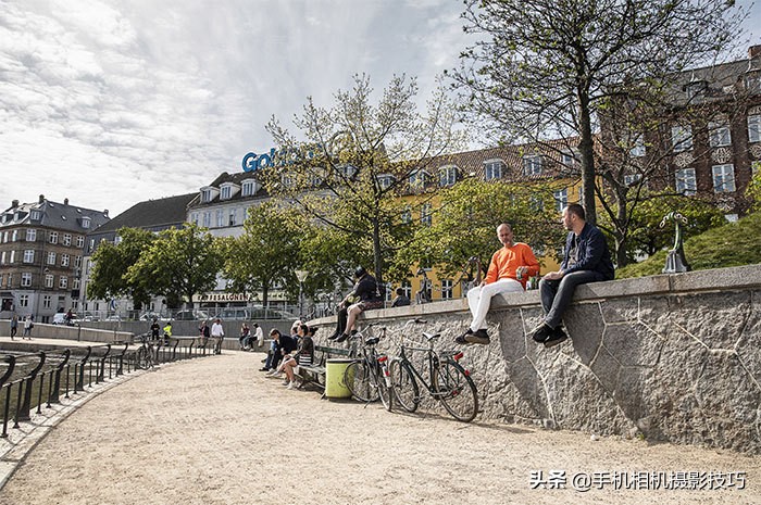 手机上面的长焦镜头是定焦吗,手机外挂长焦镜头真的有效果吗