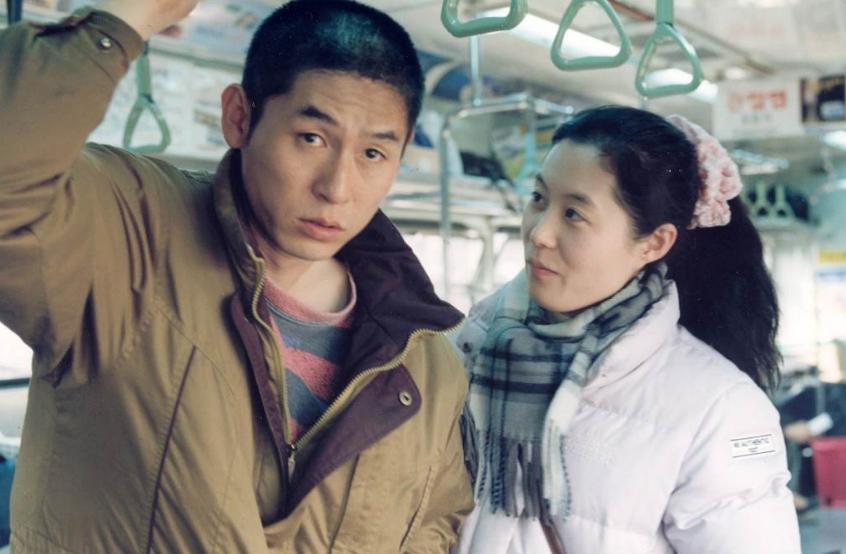 《绿洲》爱恋仅存于白鸽的幻象中，一部看完让人压抑的爱情电影