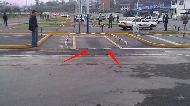 倒库找30公分最简单方法,倒库新手不会修怎么办