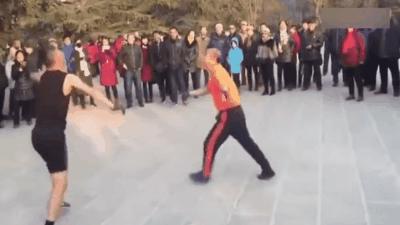 哪吒之魔童降世和敖丙踢毽子,哪吒和敖丙踢毽子的样子怎么画