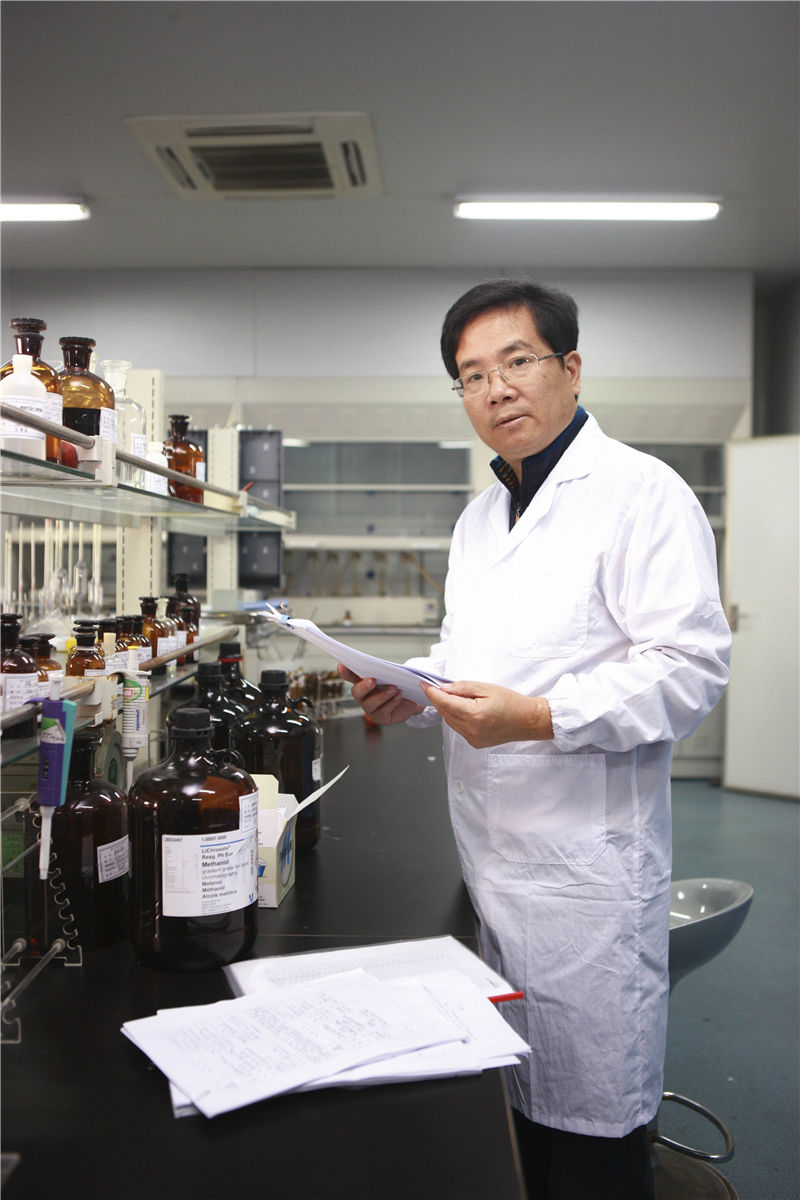 我国过去30年肺癌死亡率上升465%，虽然靶向药让晚期患者的生存期翻倍，但耐药性等因素仍让肺癌治疗复杂化