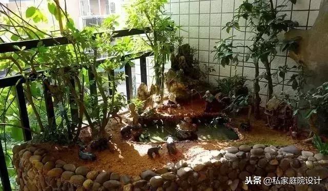 阳台角落鱼池假山流水景观制作,庭院假山鱼池景观设计效果图