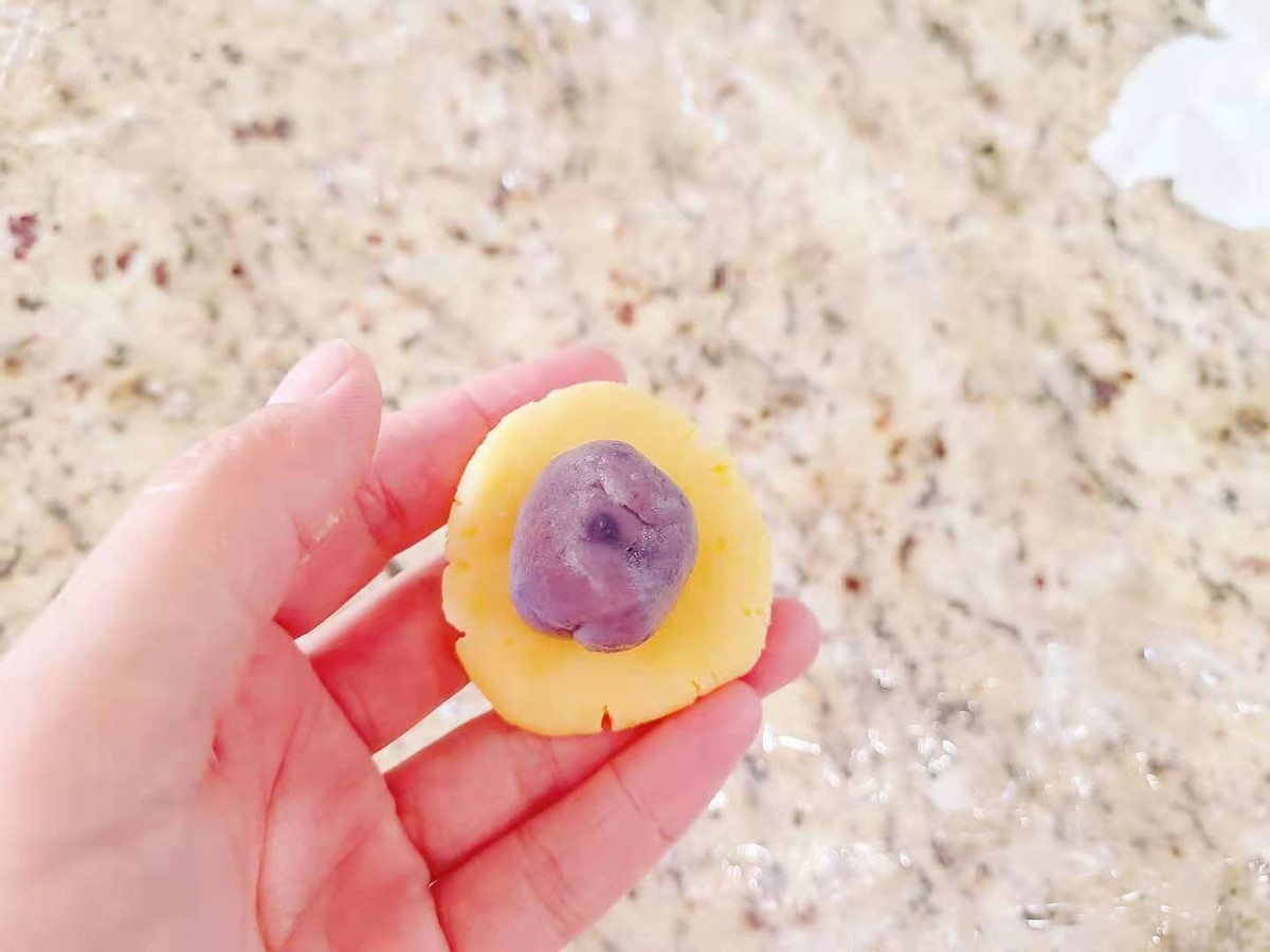 栗子豆沙奶黄椰香酥皮月饼,拉丝麻薯酥皮月饼的奶黄怎么做