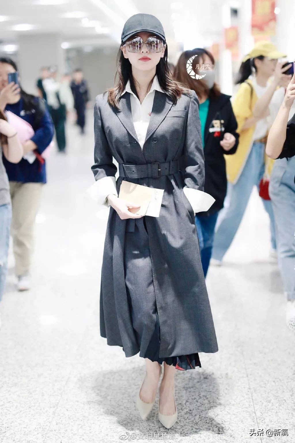 芭莎慈善夜雷佳音的头是1.5个肖战的头、2个刘诗诗的头,太犀利了