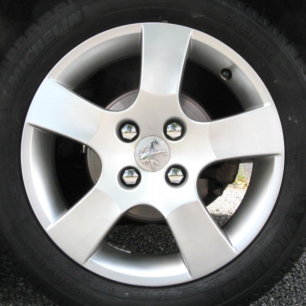 汽车轮毂修复的图片,怎样修复汽车轮毂视频