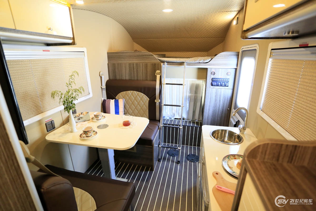 最便宜又大型的睡人最多b型房车 (2019最便宜房车国六c型房车)