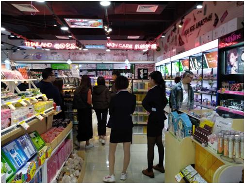 线上服务，线*体下**验，小资生活化妆品销售拿下极好业绩