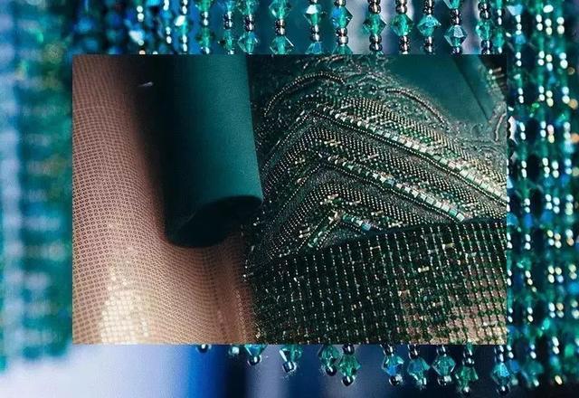 ep雅莹走秀2019,ep雅莹黑裙子