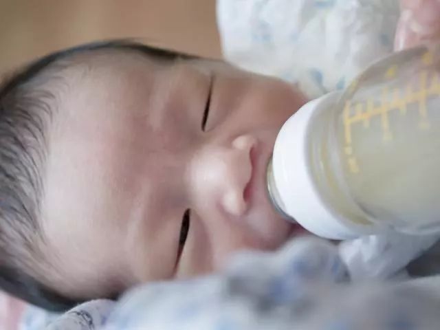 新生婴儿溶血性黄疸怎么照顾,新生儿溶血性黄疸护理月嫂