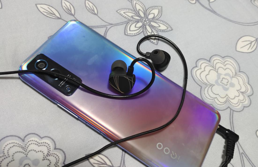 不吹不黑手机测评,不吹不黑2000元以下手机哪个好