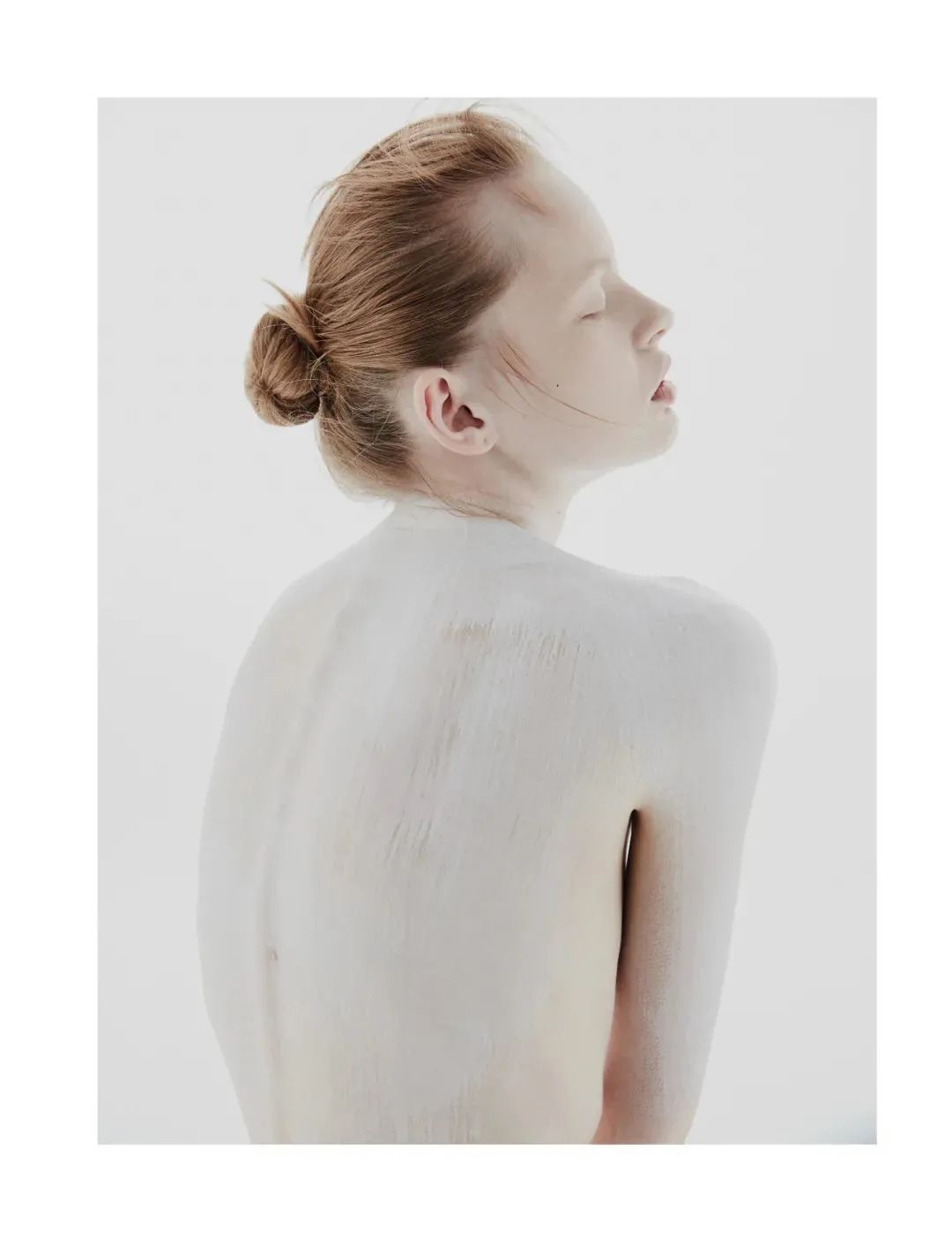 敏感肌化妆卡粉起皮怎么办,敏感肌化妆卡粉如何正确补水