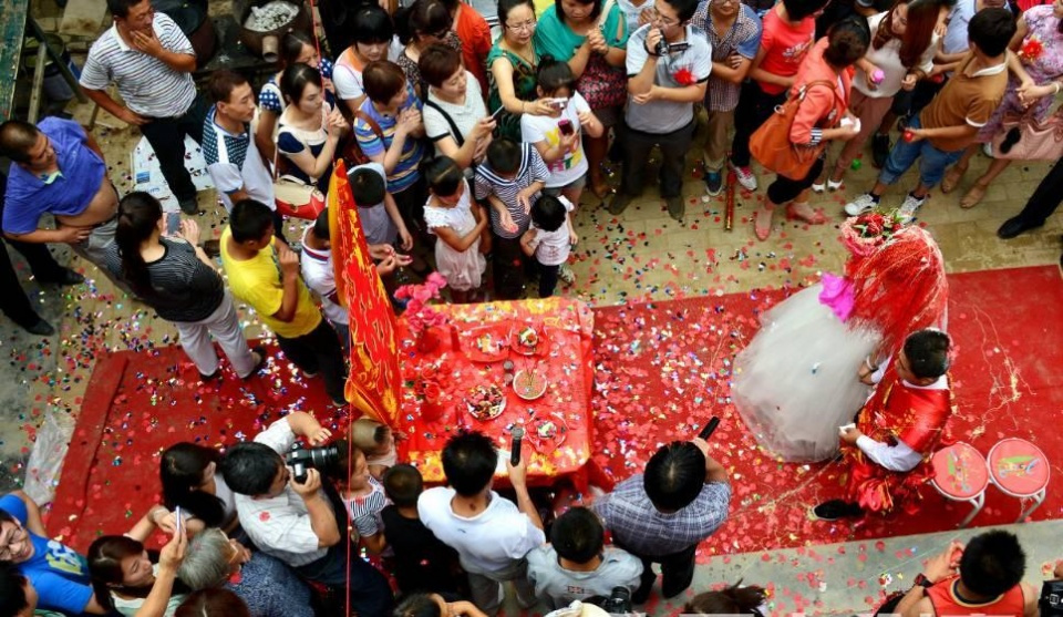 内衣不合身接亲被拒,内衣不合适拒绝迎亲