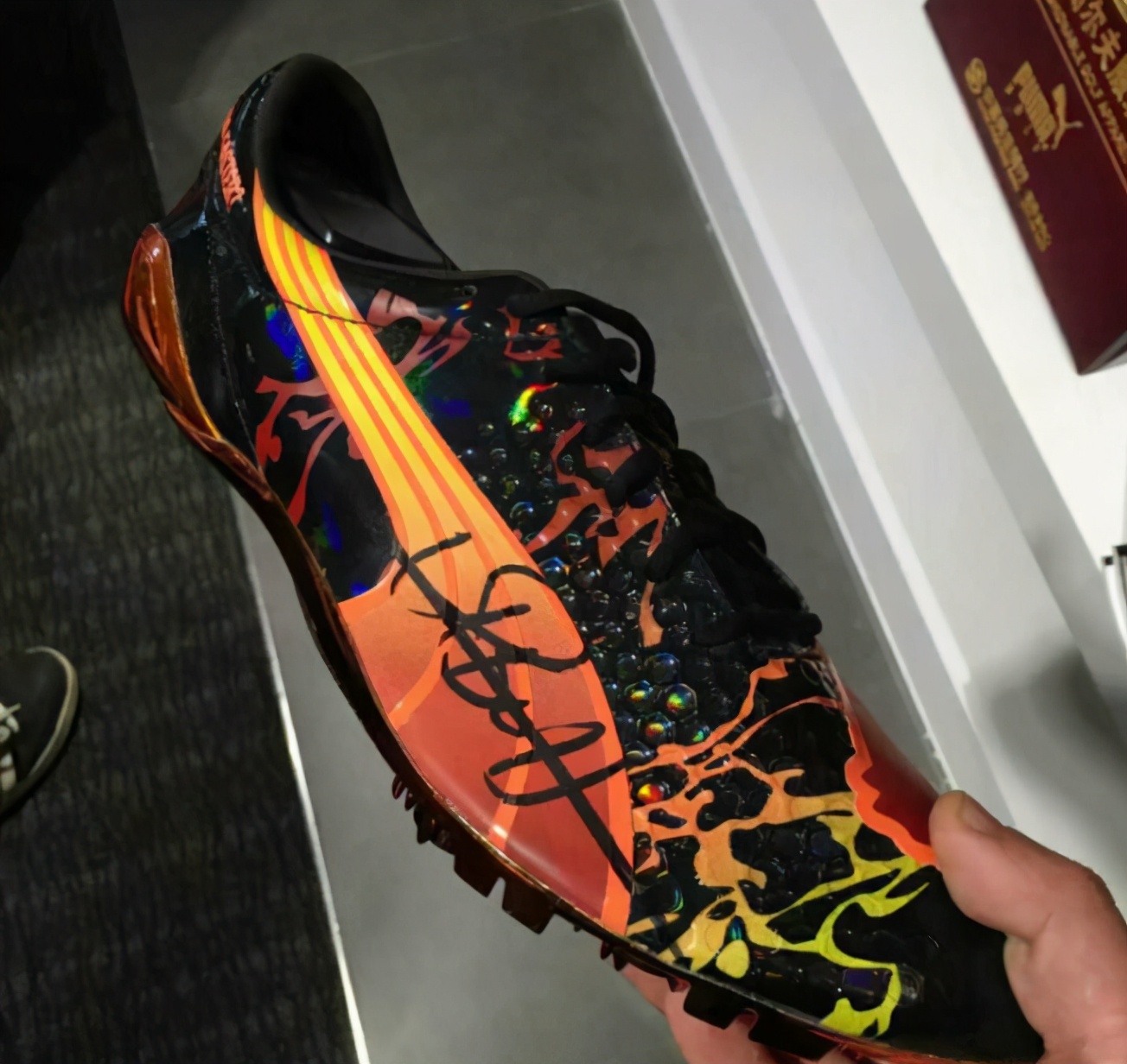 博尔特为什么会消失,博尔特为啥右腿起跑