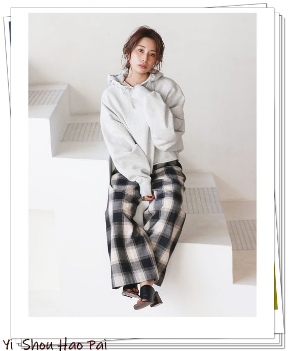 thombrowne灰色卫衣5码上身效果,灰色日系卫衣