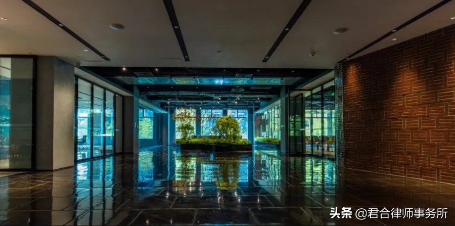 一家红圈律所的极致“凡尔赛”