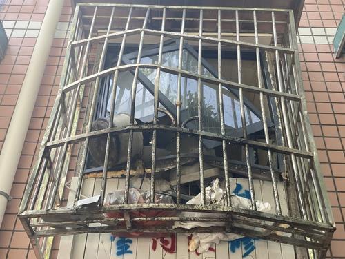 高压锅用10年了容易爆炸吗,高压锅用了10年了安全吗