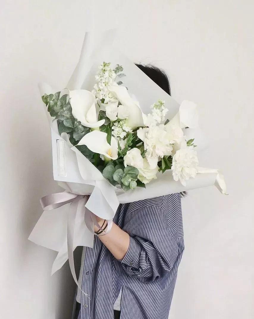 花材正确处理方式及日常养护,花材换水