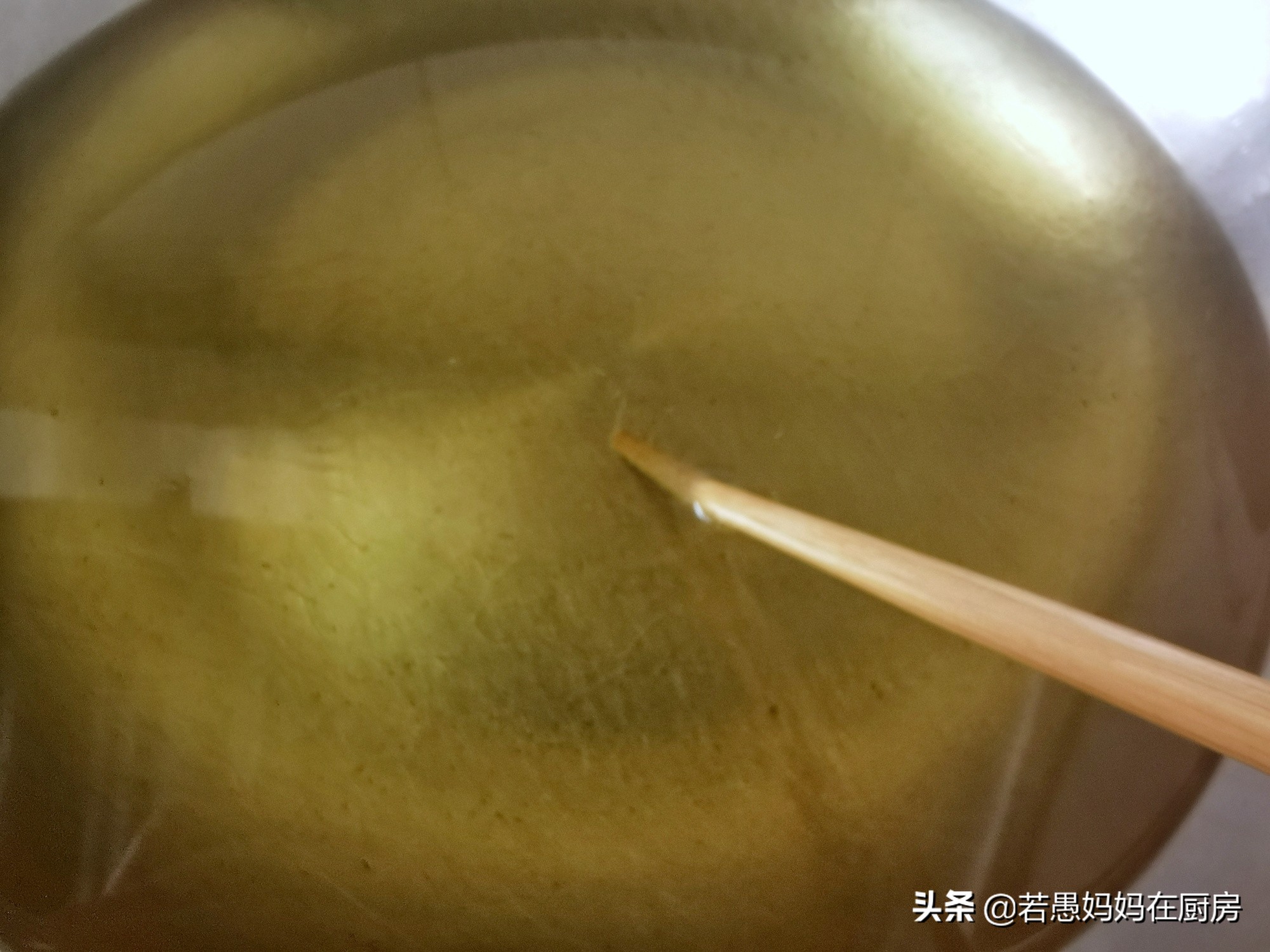 怎样在家做油条外酥里软,自制安全健康油条蓬松酥脆