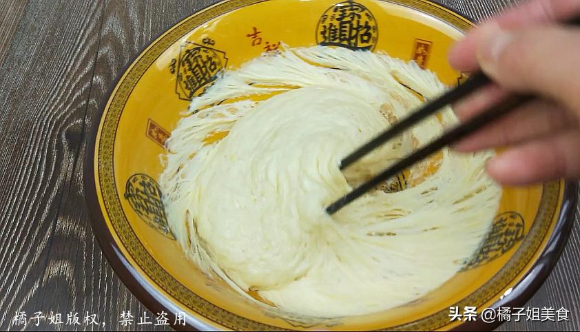 油条的做法最简单的方法,最简单的油条新做法