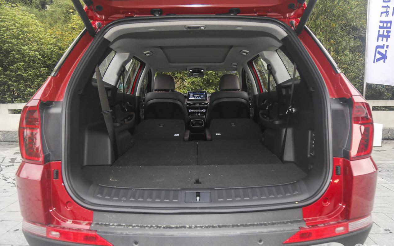 新款现代胜达实车很有霸气感,颜值高空间大省油七座suv