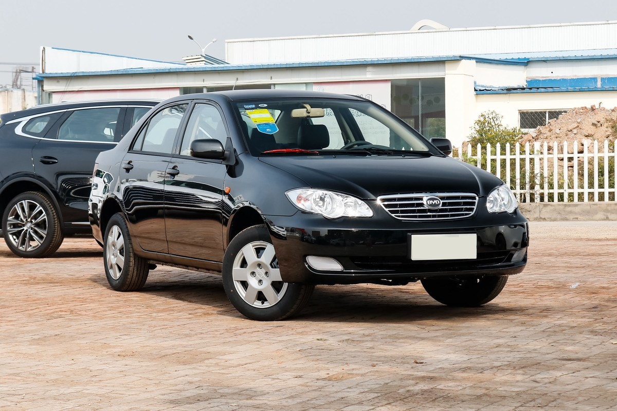 年轻人买什么车型最实用耐用安全,月薪三千买什么车最好