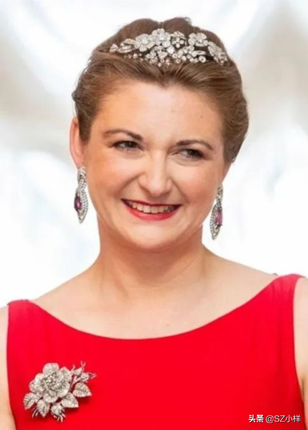 卢森堡大公王冠,卢森堡王室王冠和珠宝