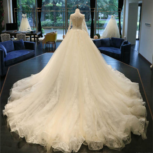 结婚的秀禾服要去哪里租,结婚的秀禾服卖掉可惜吗