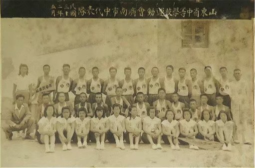 老照片同学集体合影,老学校合影