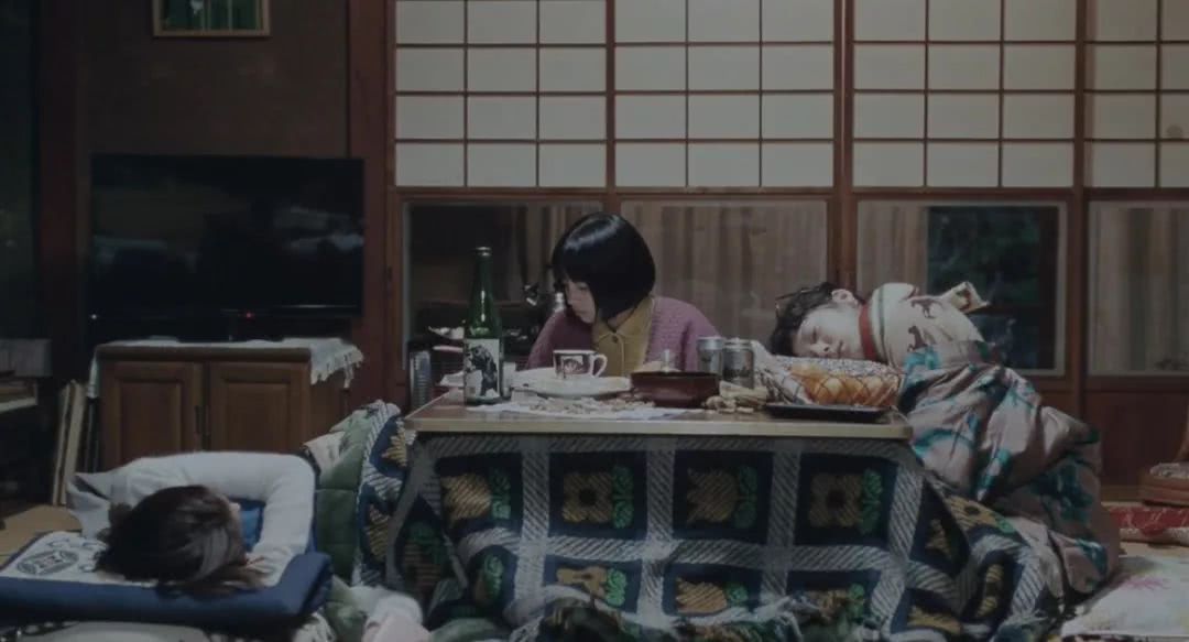 没有暖气的日本人怎样过冬,日本冬天没暖气他们用什么取暖