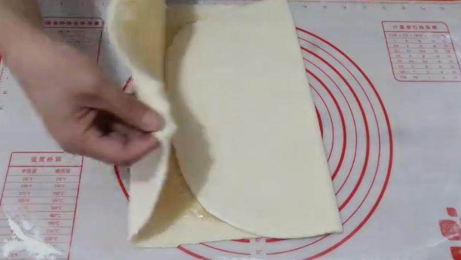 酥烧饼在家怎么做,想吃椒盐烧饼别买了教你在家做