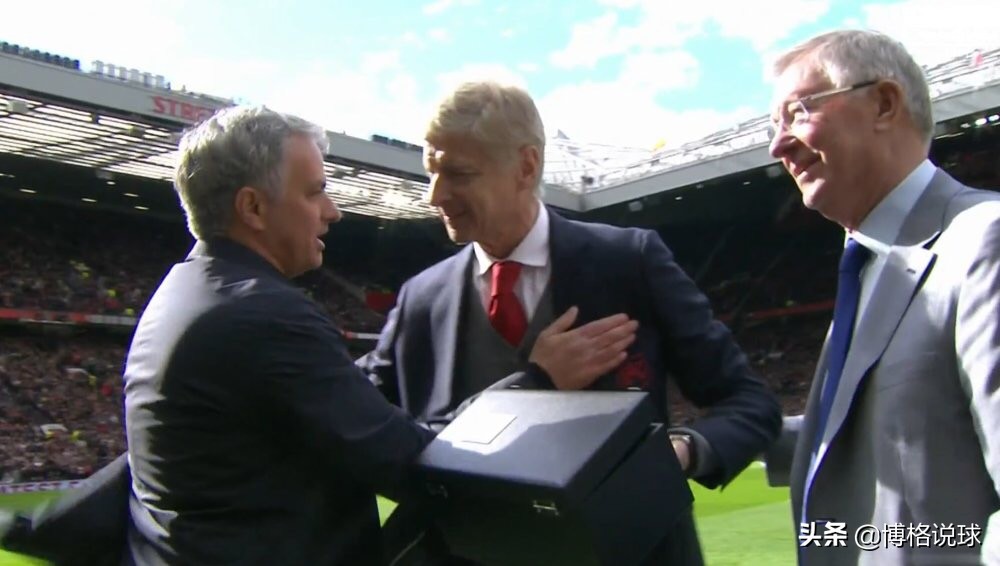 又杠上了!穆里尼奥和温格十数年的恩怨情仇,究竟谁是谁非?