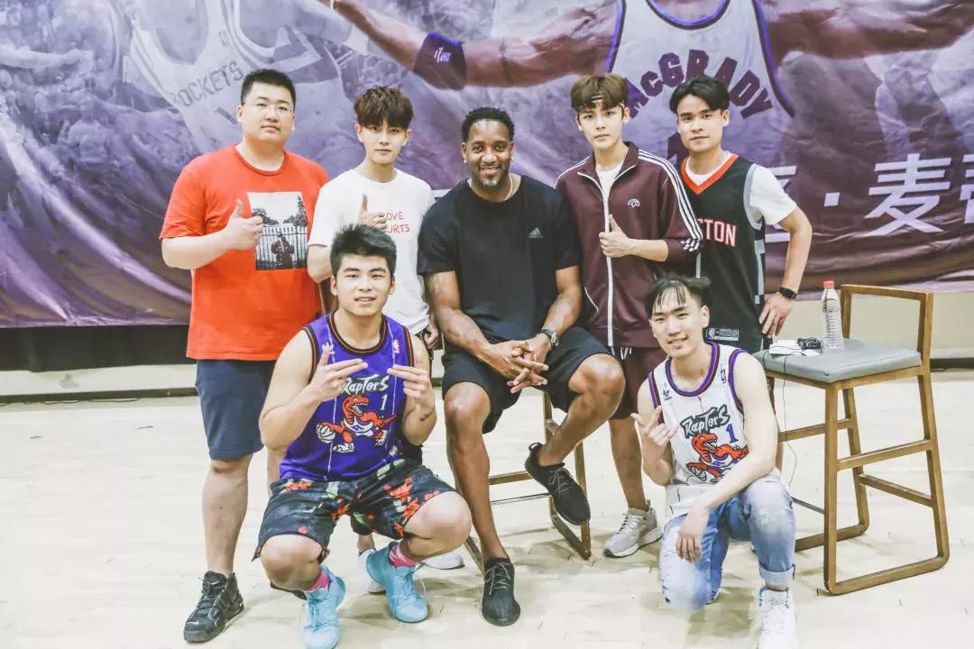 黄渤从草根变影帝,黄渤从无名歌手到70亿影帝