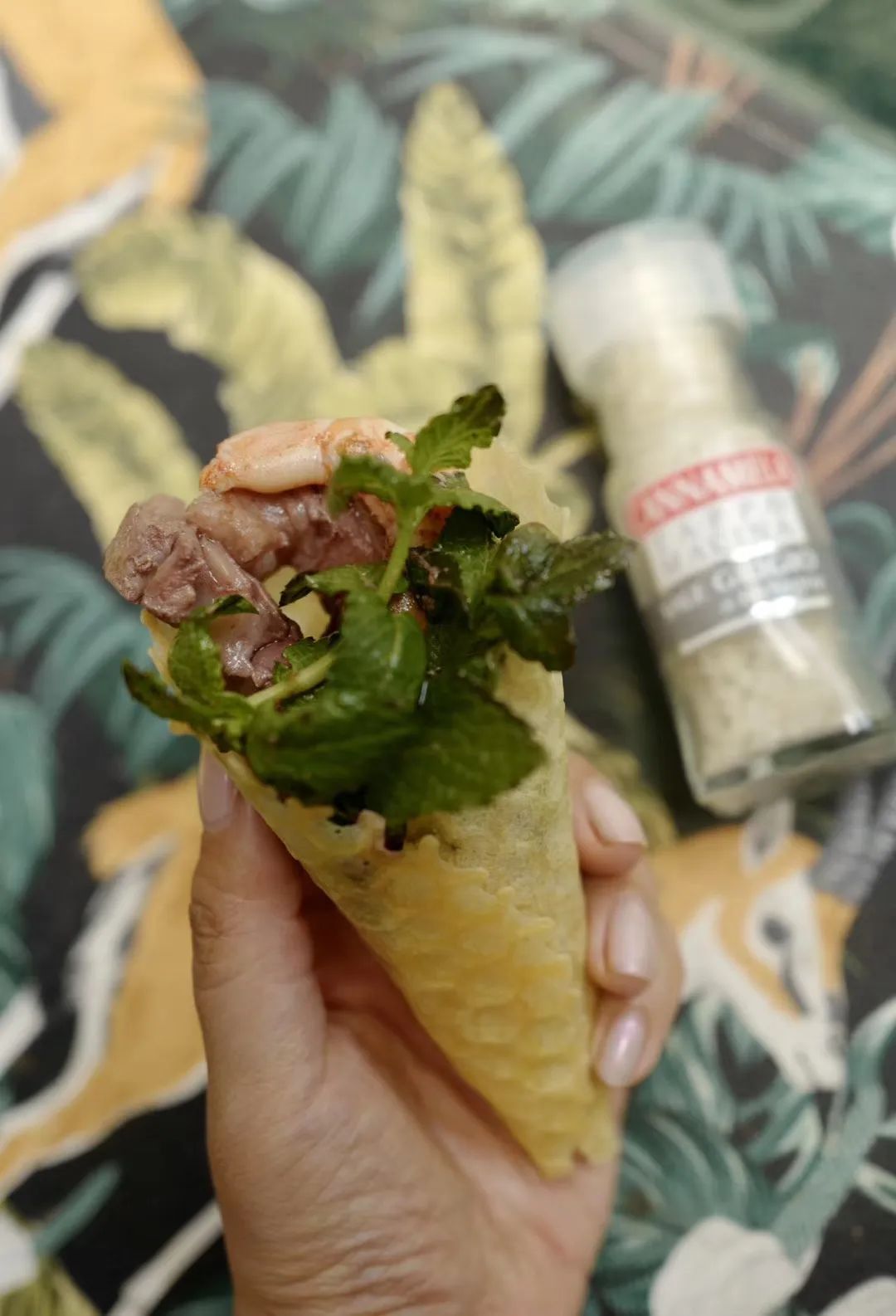 万人定闹钟早起云约早饭，为了去世界各地摆摊卖小吃做准备