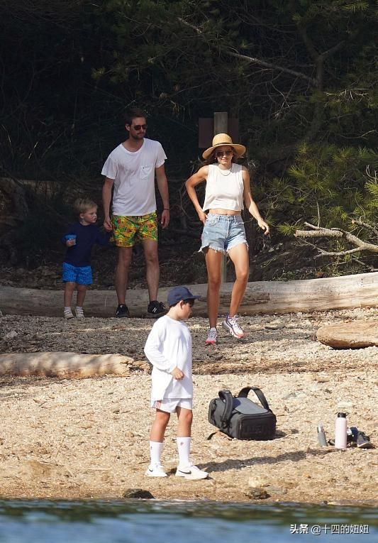 36岁米兰达可儿三胎将卸货,米兰达可儿一家五口