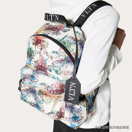 一周新包|古驰哆啦A梦手袋,LV托特包,缪缪绗缝包等