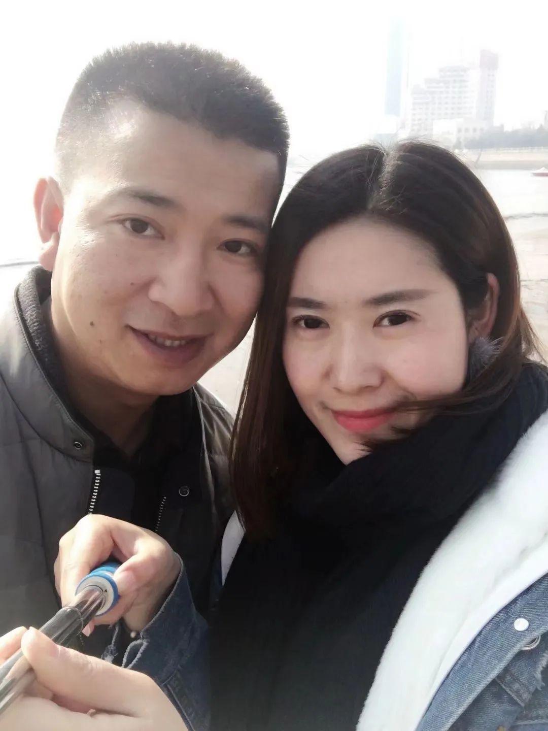 中国军人用血肉之躯肆虐洪水,00后解放军官兵抗震救灾