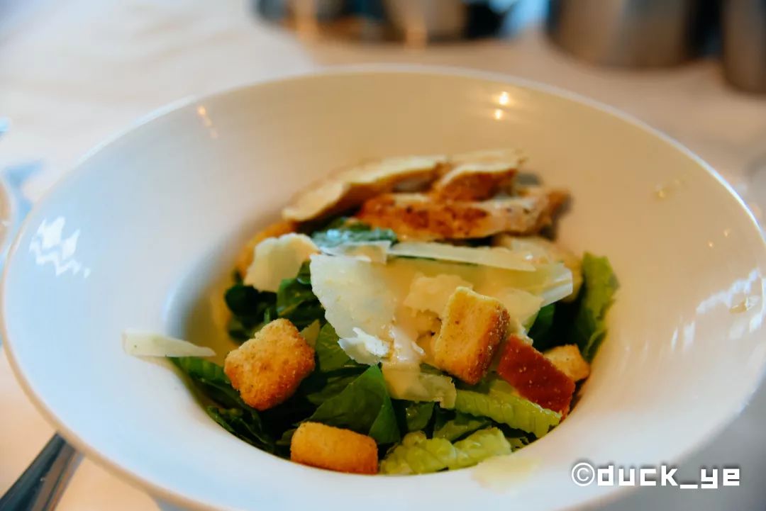 乘坐皇家加勒比邮轮太阳光光谱号,黄晓明皇家加勒比海洋光谱号