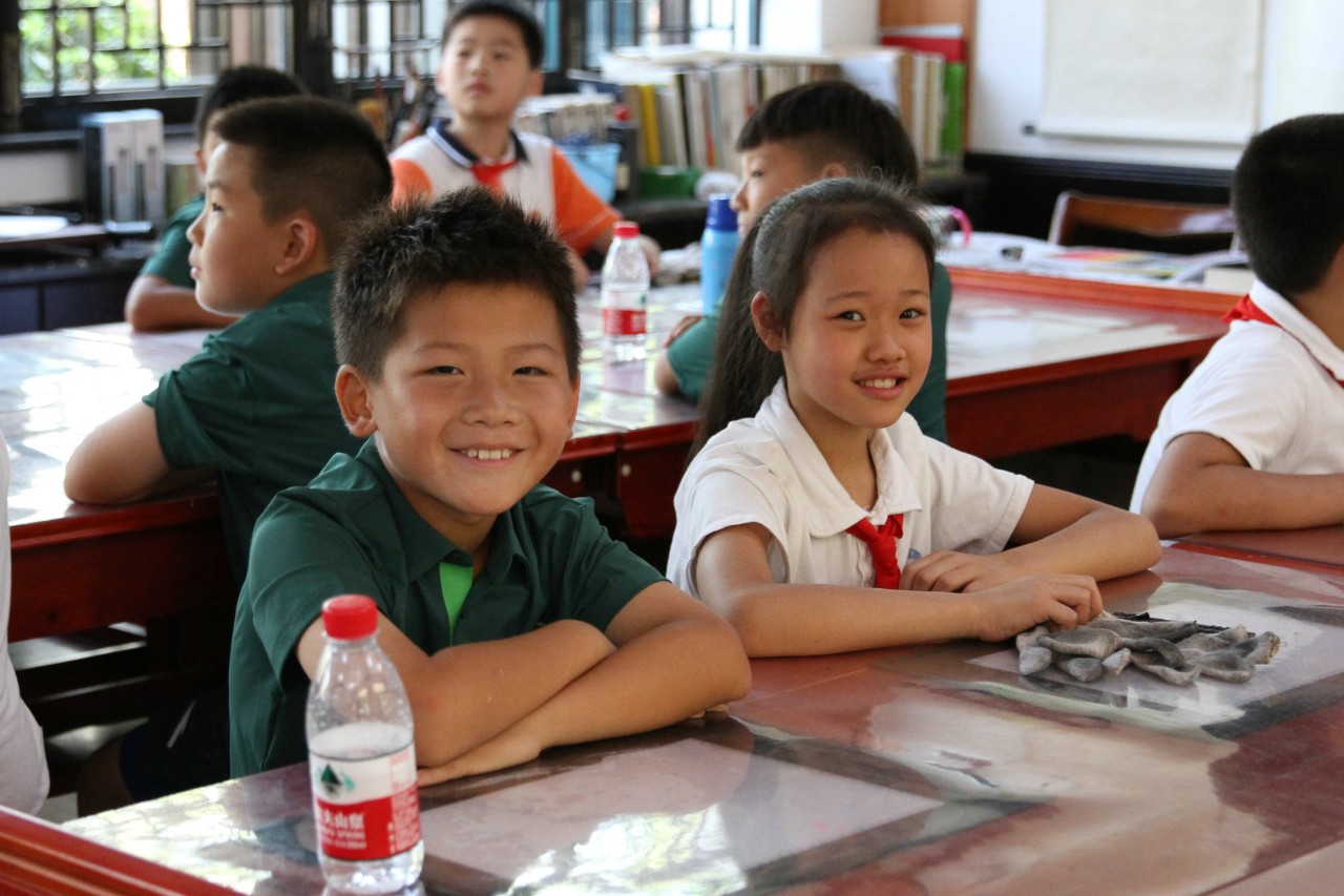 踢足球、学篆刻……绿城U9队闪现袁浦小学